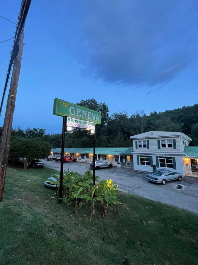 Geneva Hotel & Tiki Bar Chimney Rock Exterior photo